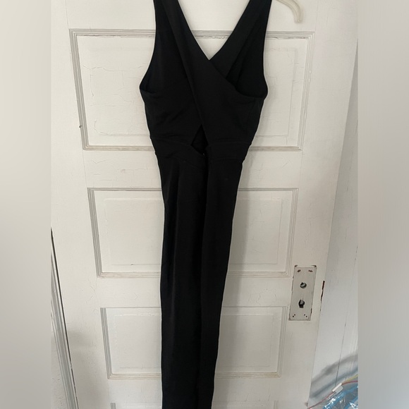 FABLETICS Workout Onesie - Picture 8 of 9